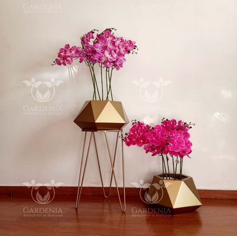Orchidées artificielles en pot géométrique avec support